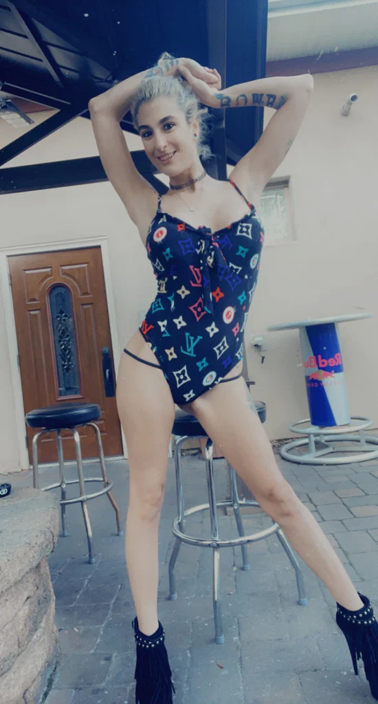 Nicki Starr's avatar