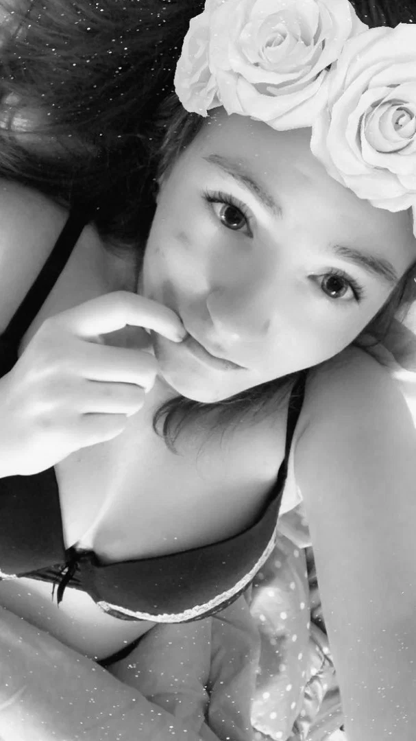 Bella Rose profile banner
