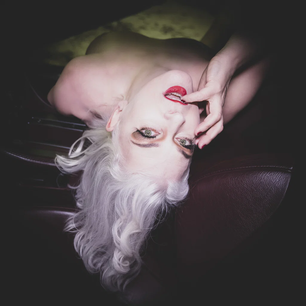 Your Silver Siren's avatar