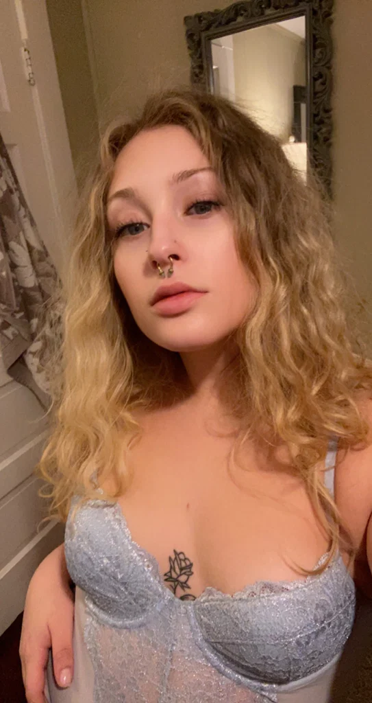 dani elena🧚🏻‍♀️'s avatar