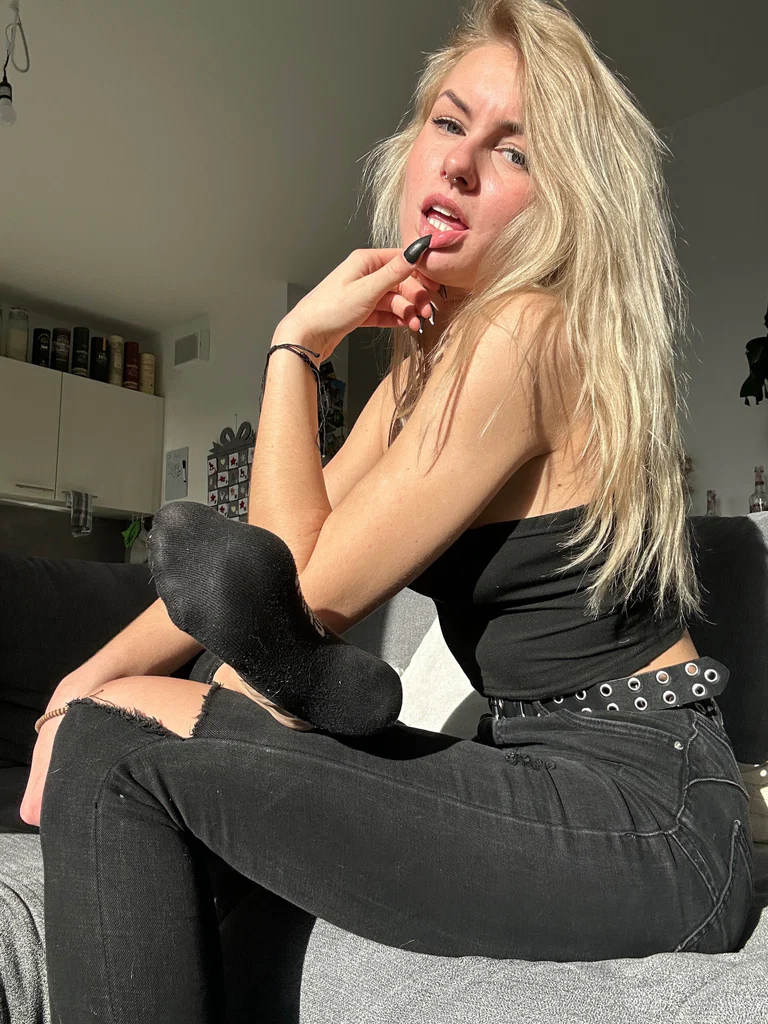 Emmysfeetandsocks's avatar
