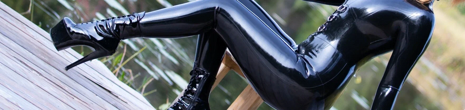 Samantha profile banner