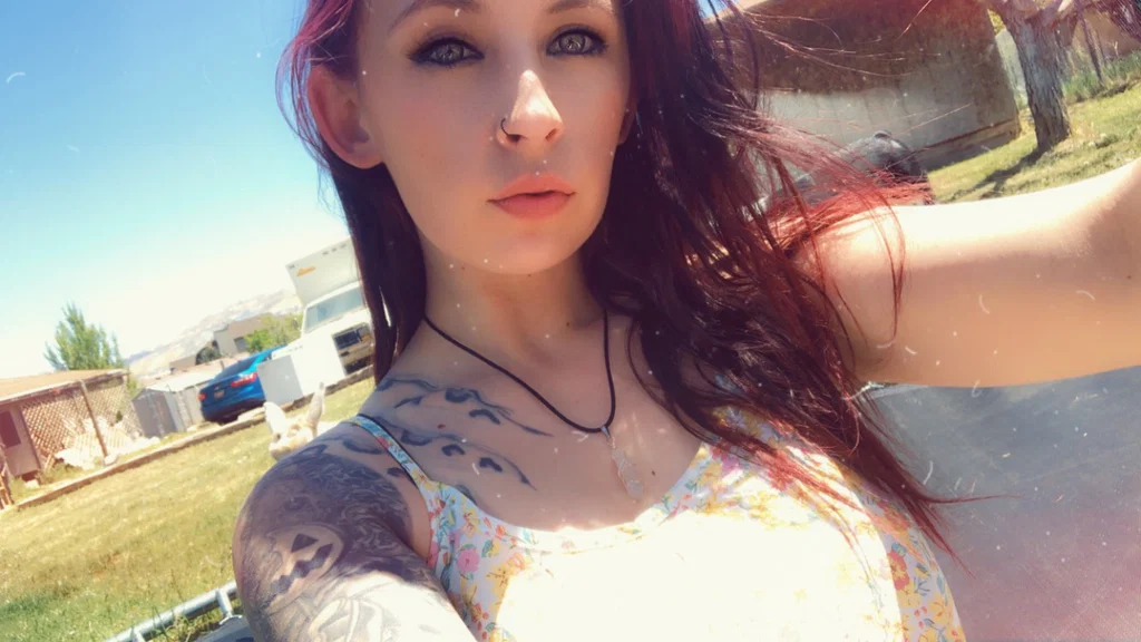 Kyrarosewhite's avatar