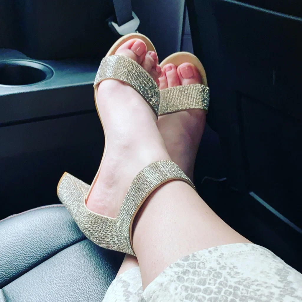 Pinkynailincluded's avatar