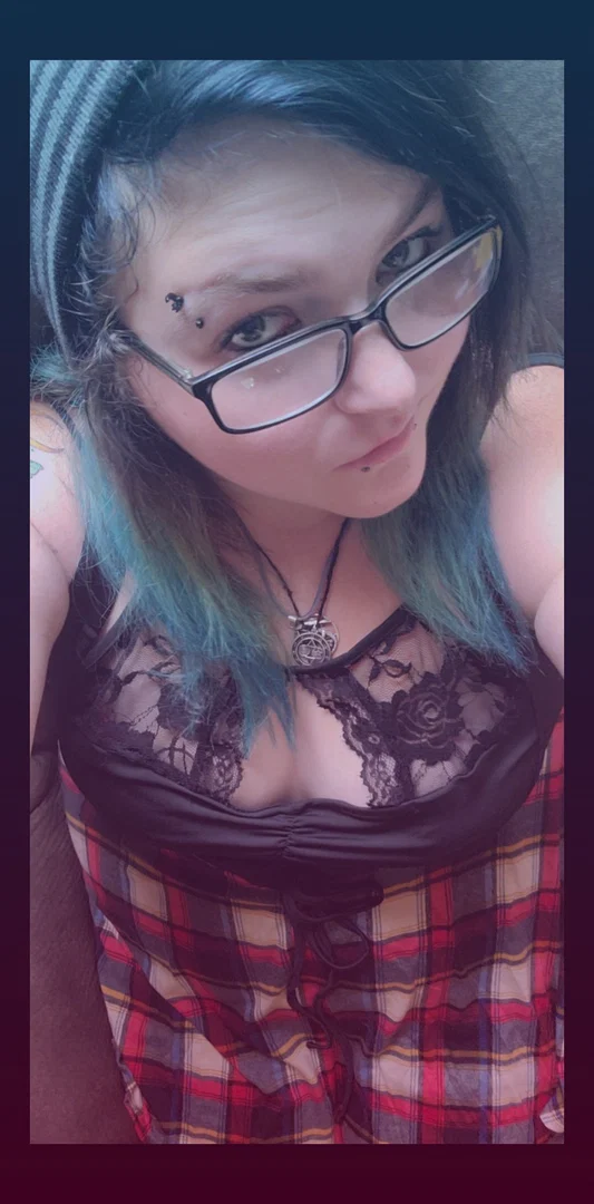 FreakyRoxy profile banner