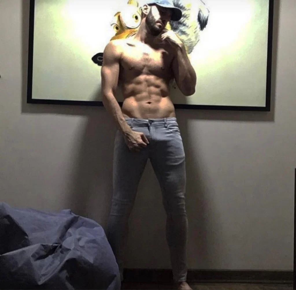 NakedGamer's avatar