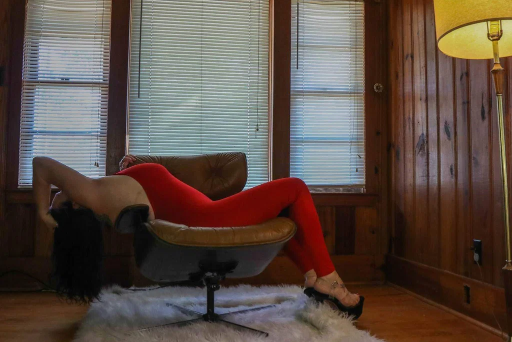 NaughtyDomme's avatar