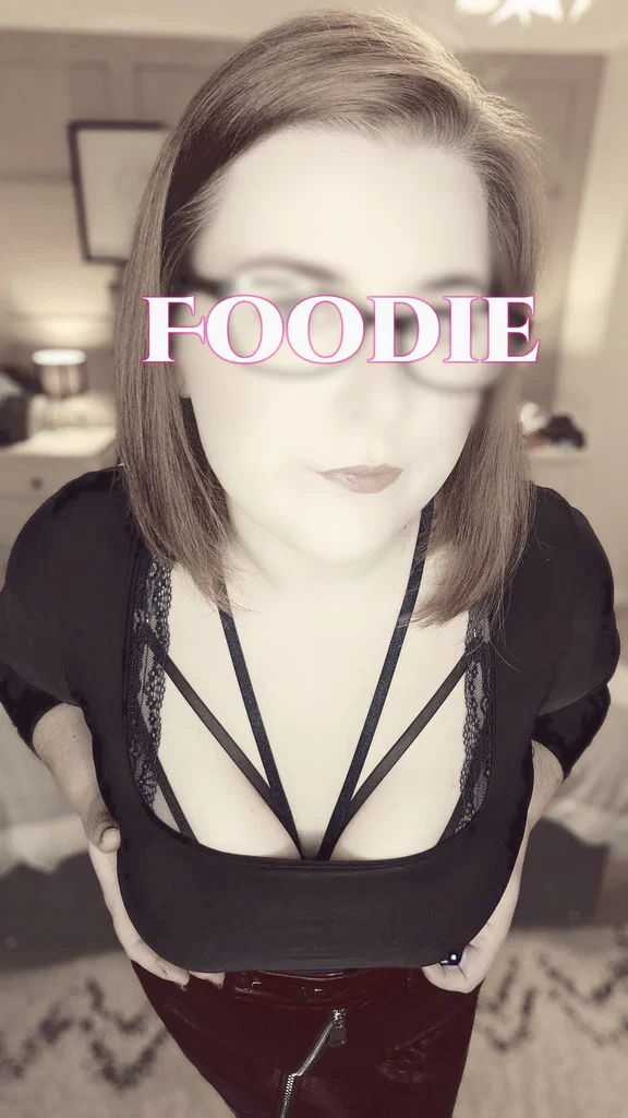 Scarlet Fox's avatar
