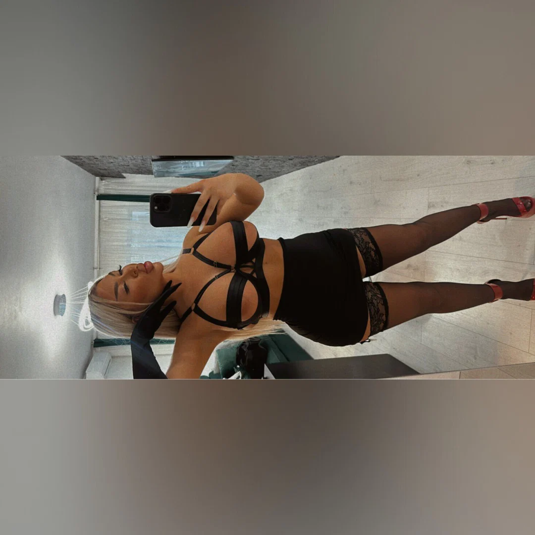 Curvy Goddess profile banner
