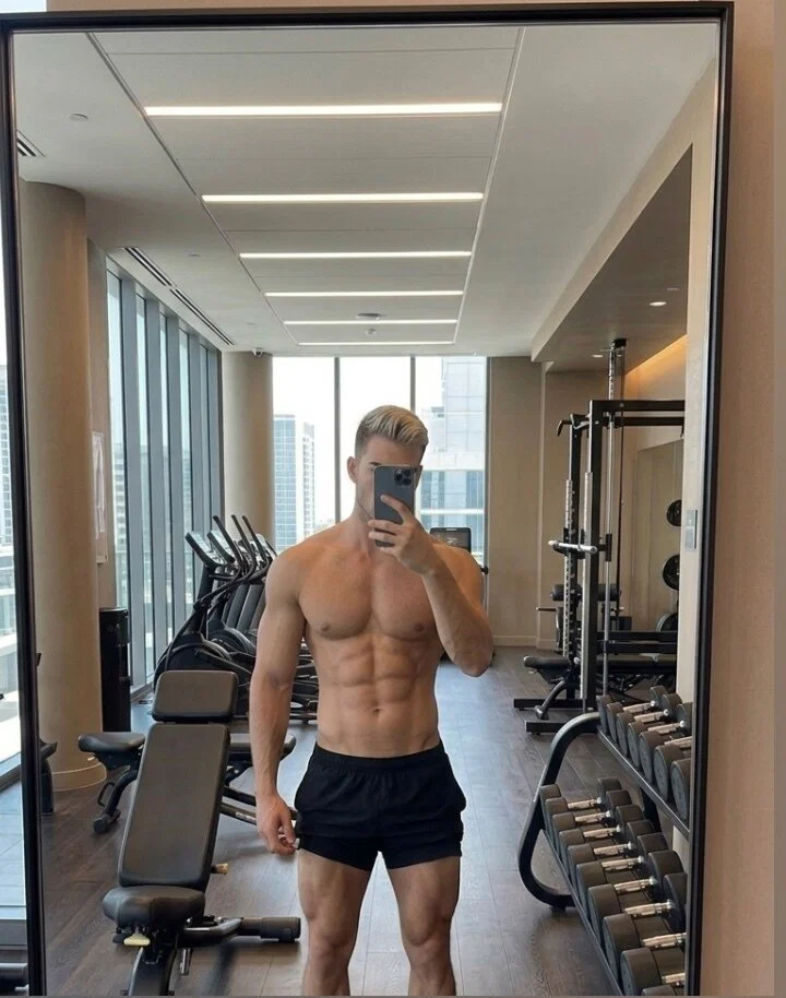 Carlos Santos 🍆😜 Top 0.5% of all creator