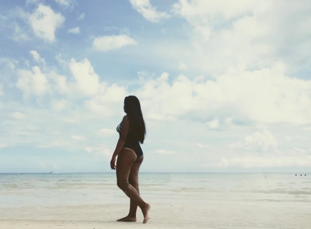 CurvyDii 🦋's avatar