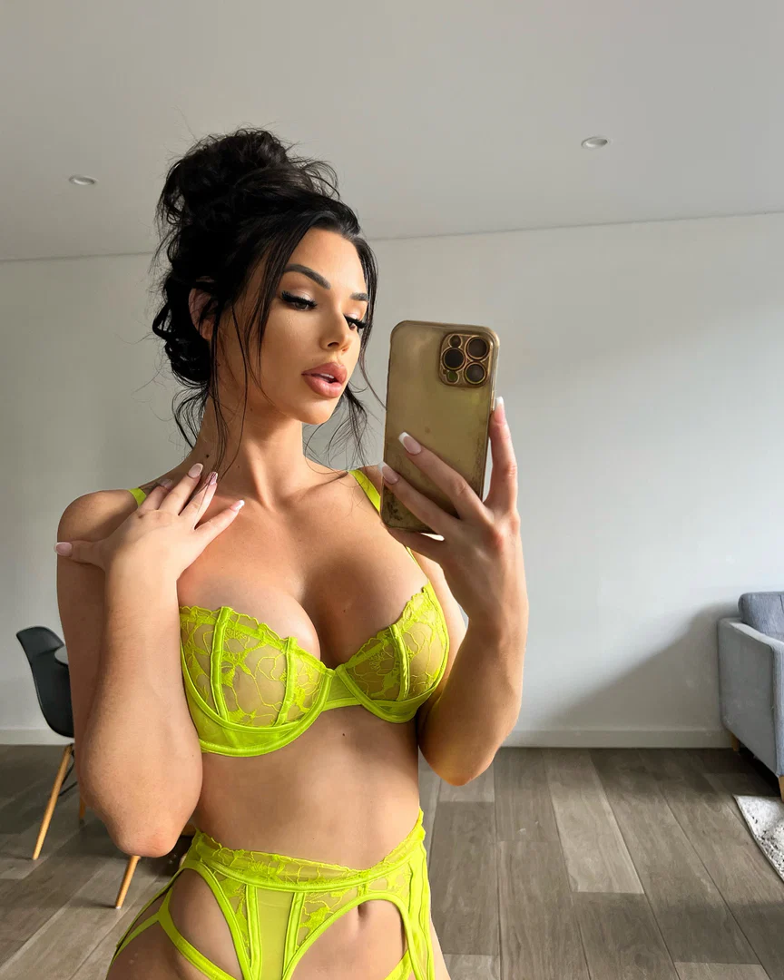 Rosie terre profile banner