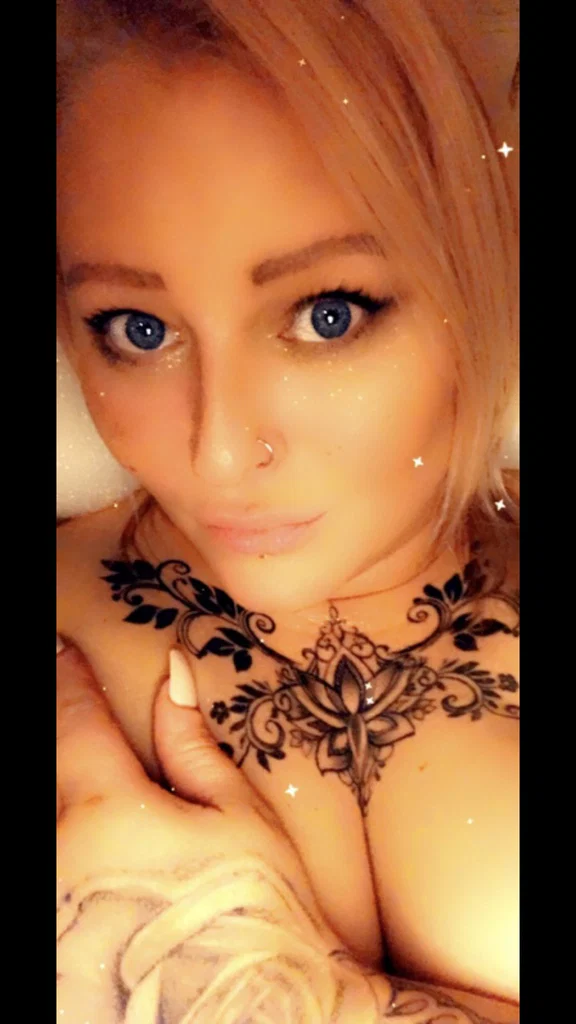 Voluptuous  Caty's avatar