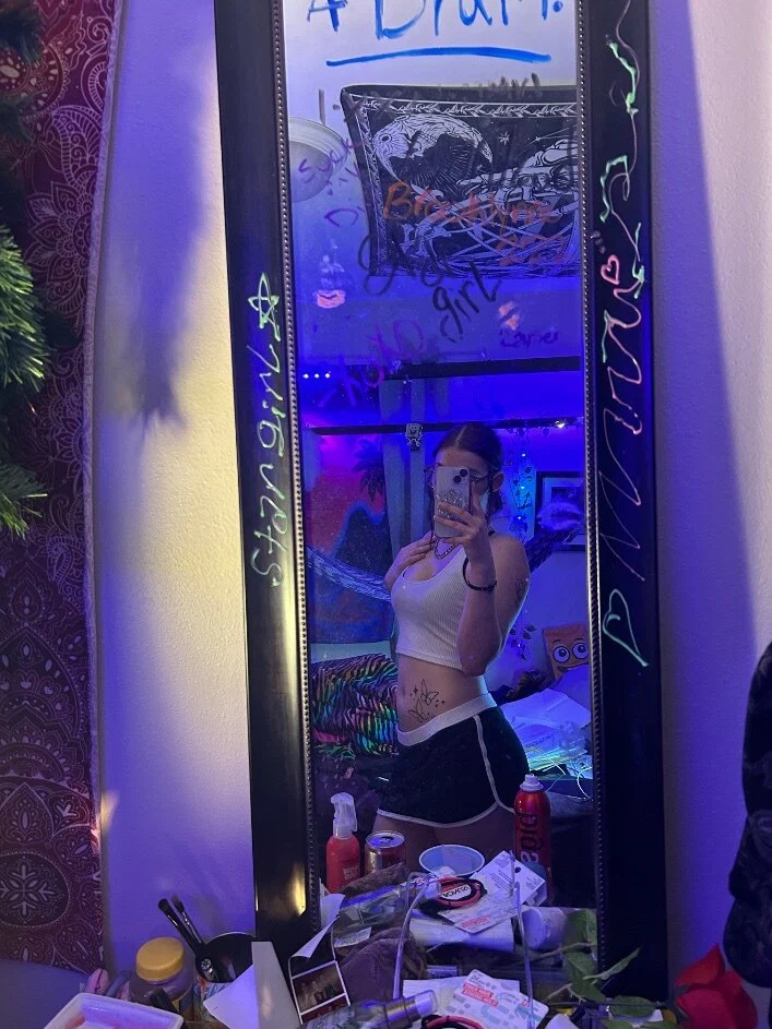 nikkie💋🥀🕷️ profile banner