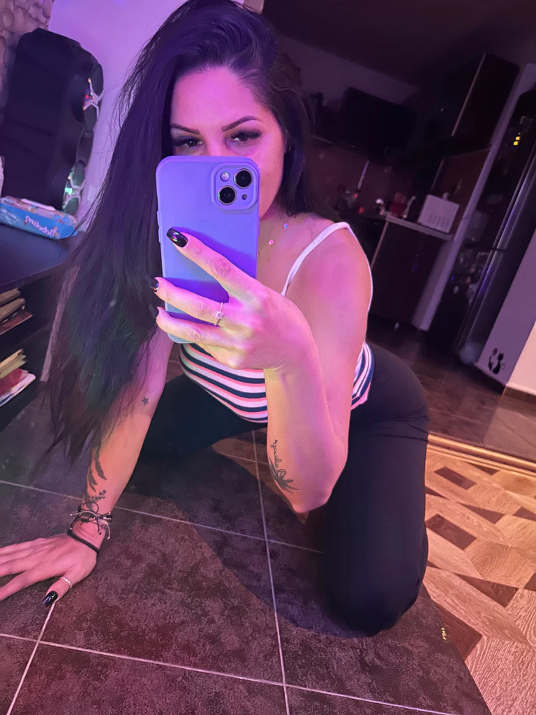 🔥HotMomAlexVIP 🔥's avatar