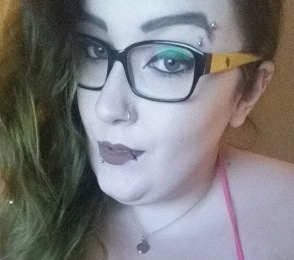 Huge Titty Queen • Corii Siren $4 Sale!'s avatar