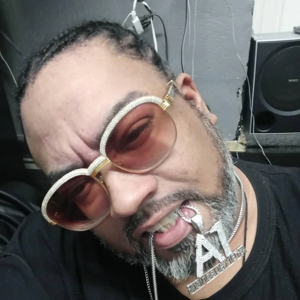 A1SINCEDAY1LLC's avatar