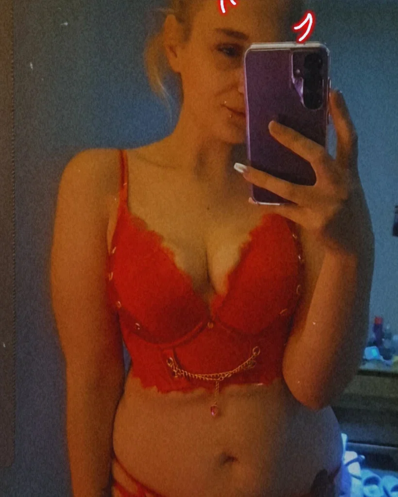 CurvyBabyxo's avatar