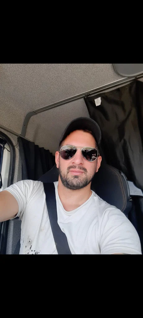 Luis 😎's avatar