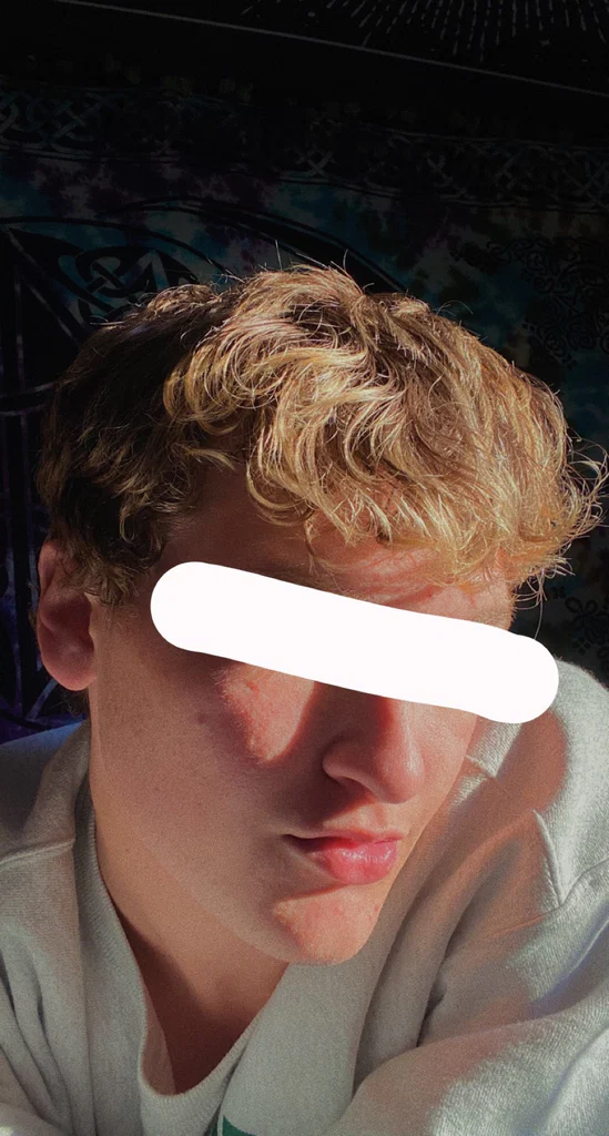 Curly Haired Twink's avatar