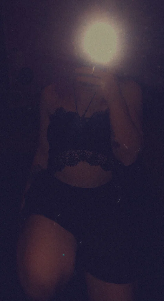 Flowergirl🌻🥀's avatar