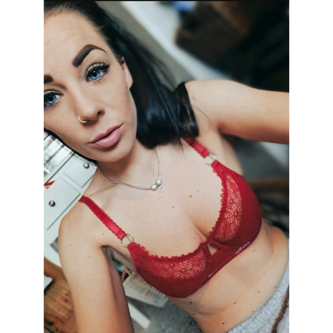 Kali Luna profile banner
