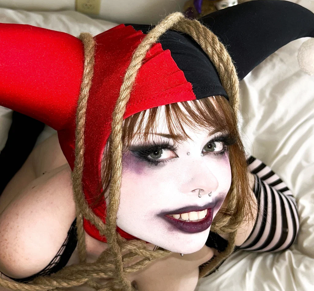 Scarlett Clown 🤡💋's avatar