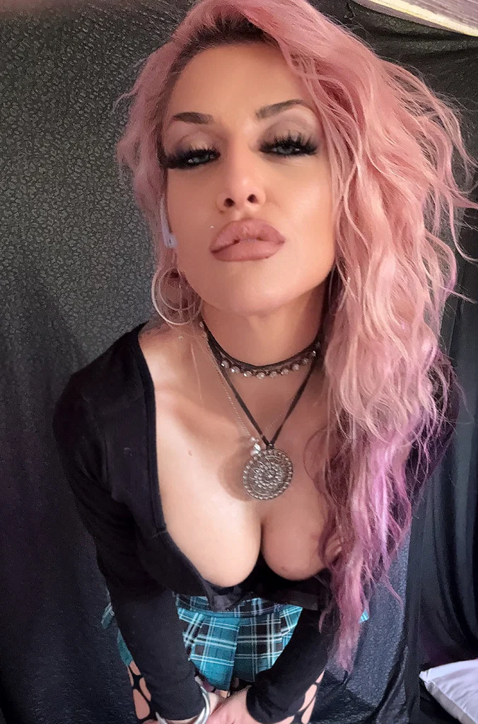 Lily_Phlowers's avatar