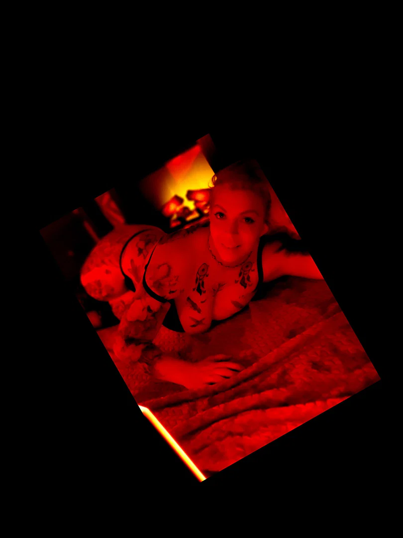 Lilly Summers profile banner