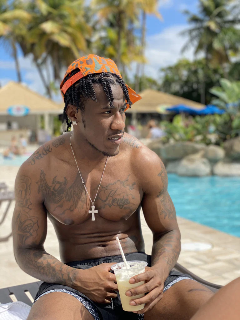 😎IG@ kennycutt_'s avatar