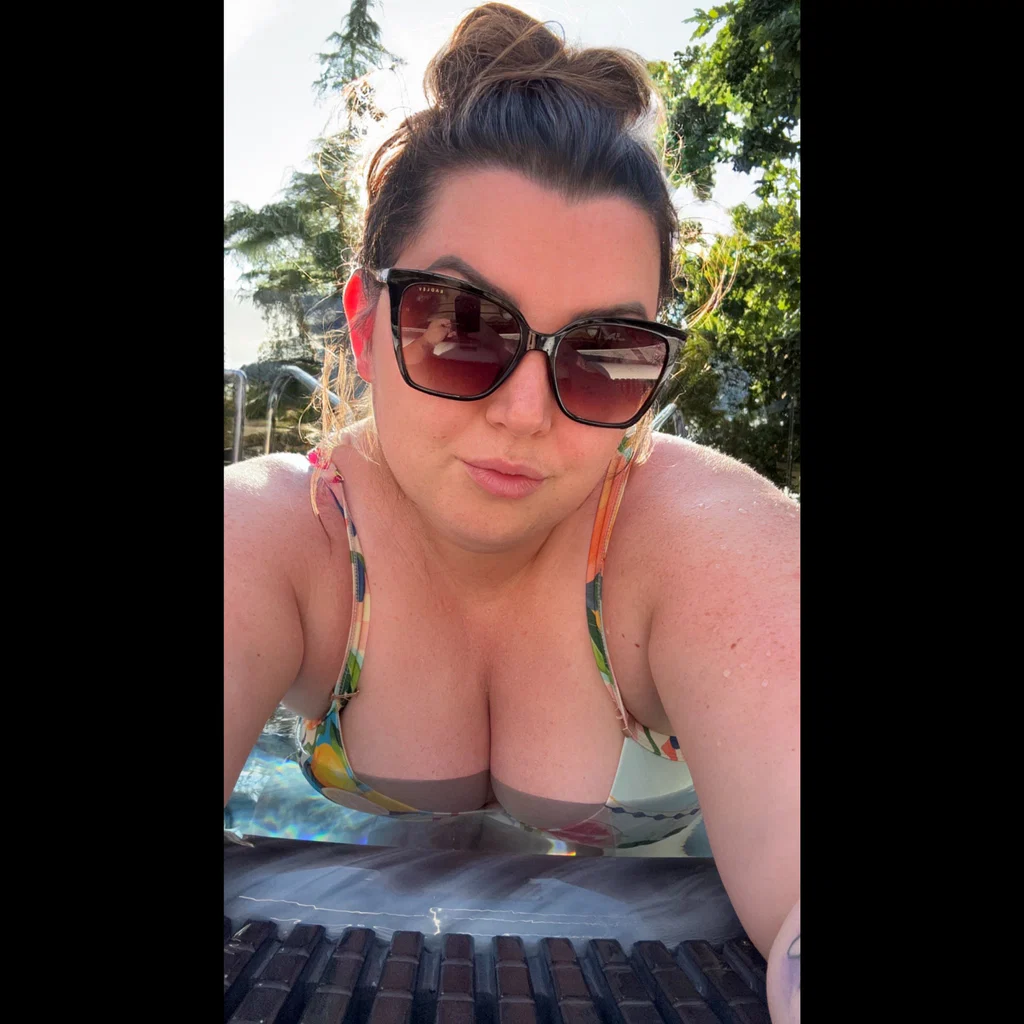 SCOUSEHOPE 💕 HUGE NATURAL TITTYS 💕