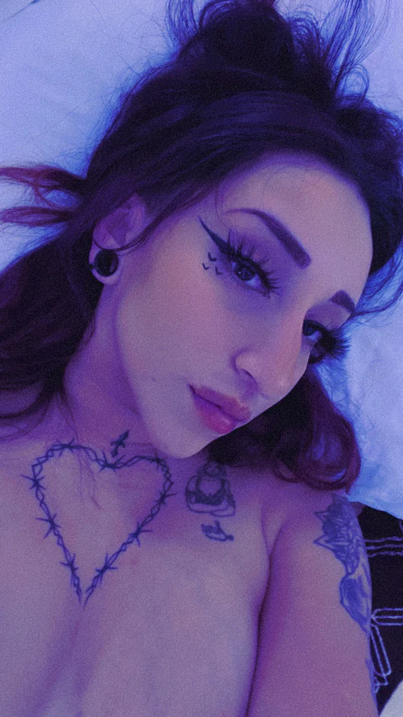 Lil Luna's avatar