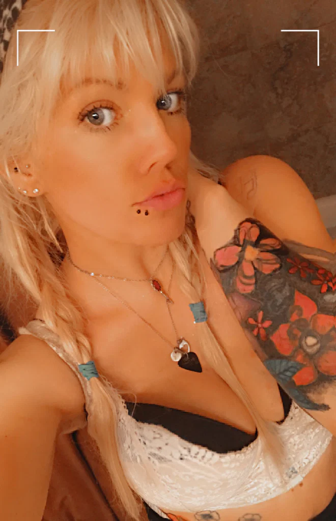 Crazi Blonde's avatar