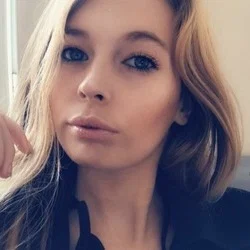Ella Sambrook's avatar