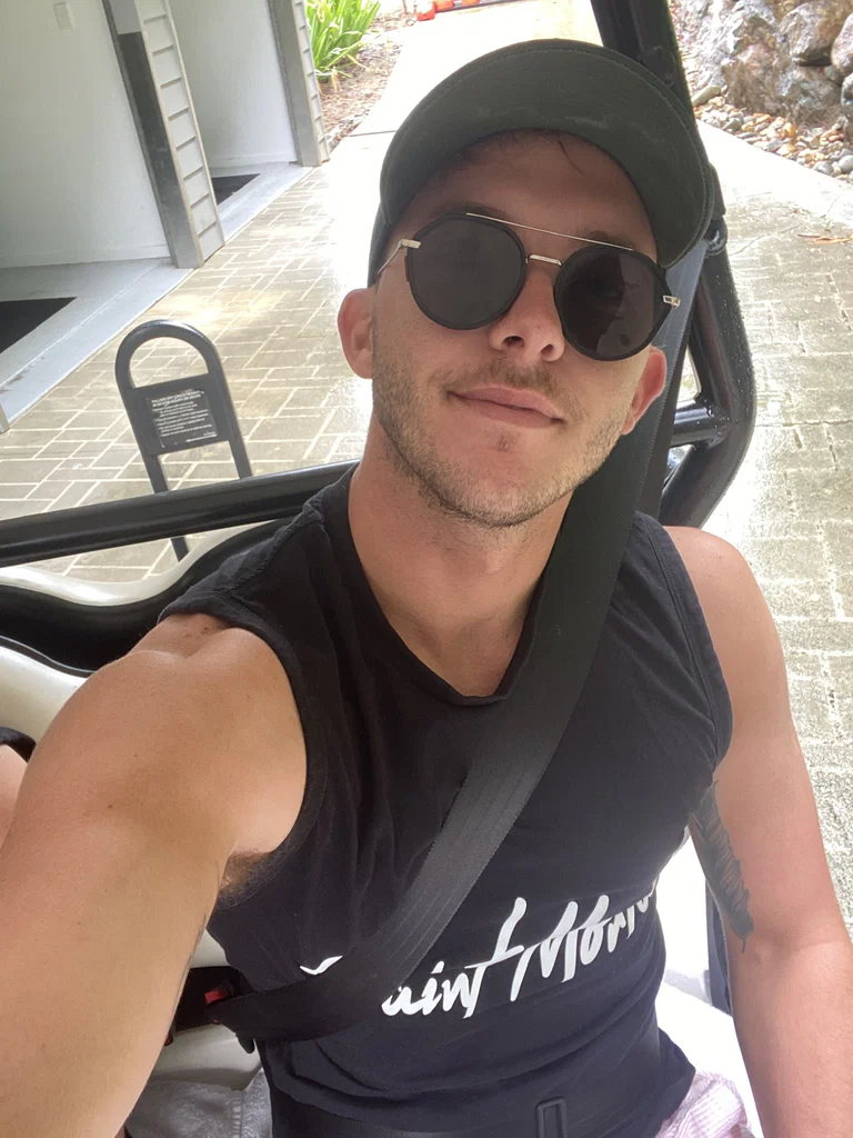 Adam vine's avatar
