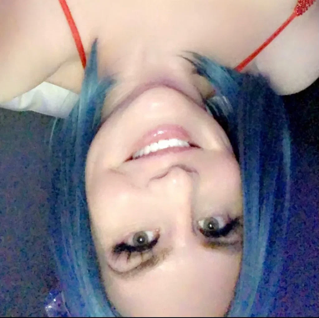 Pixie Love's avatar