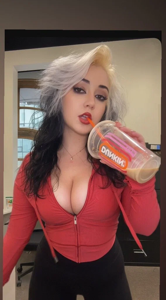 A sensual clown's avatar