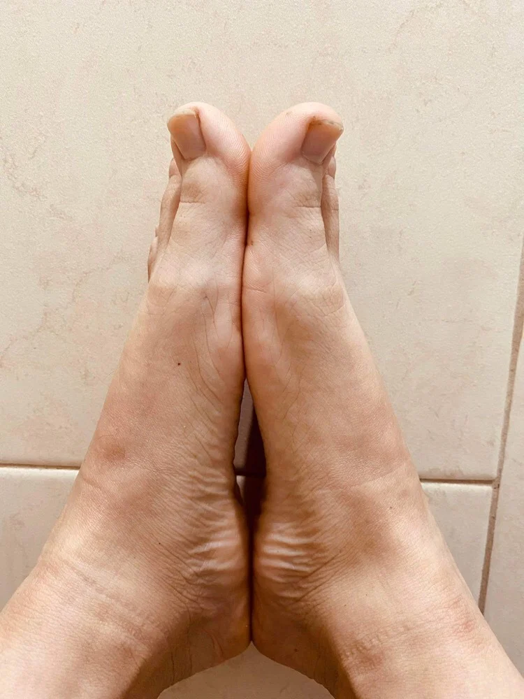 Miss feet profile banner