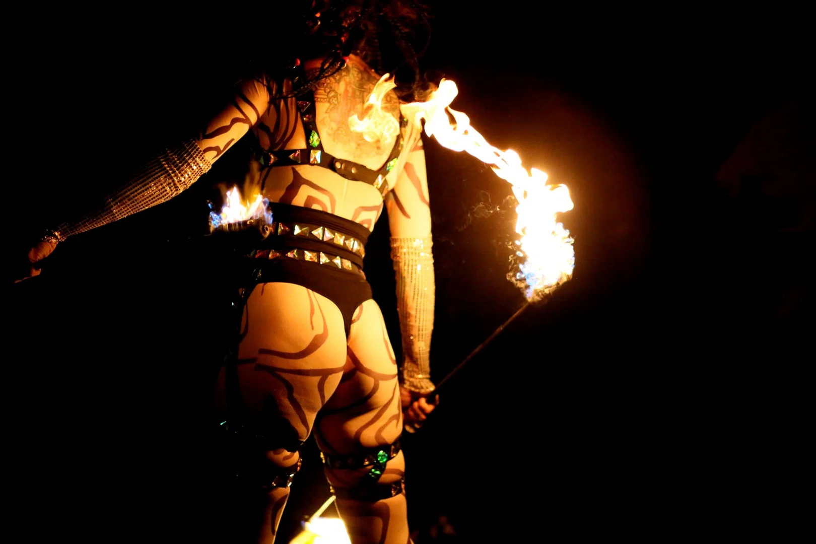 LolaRosa profile banner