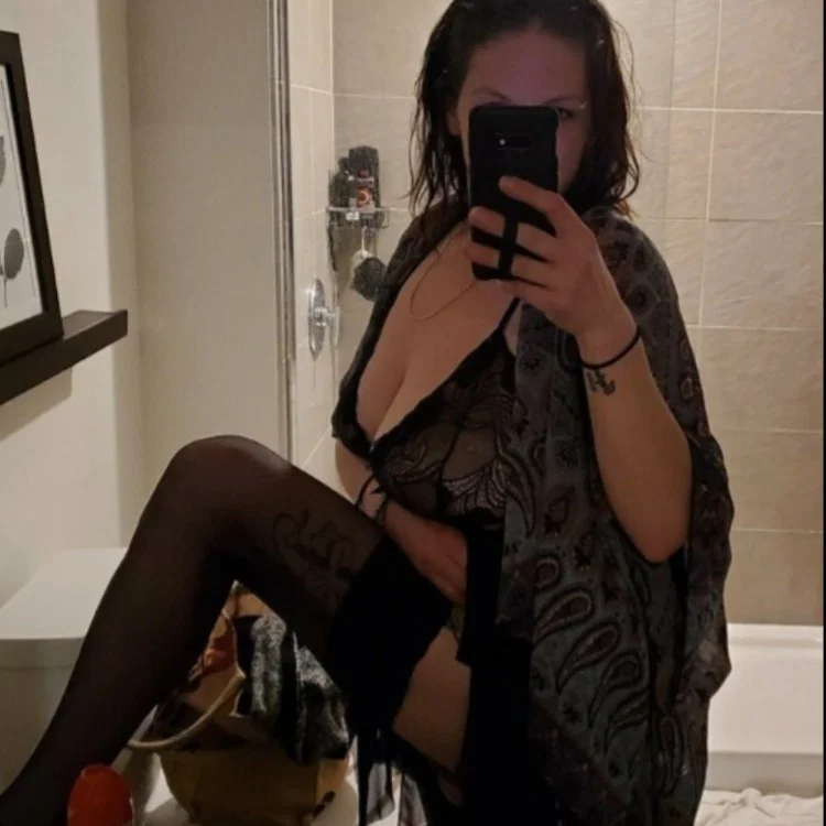 Tits A'Hoy