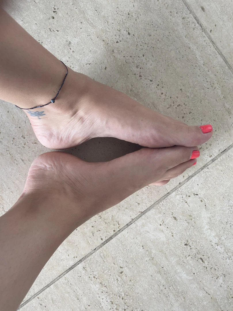 Pretty pretty feet profile banner