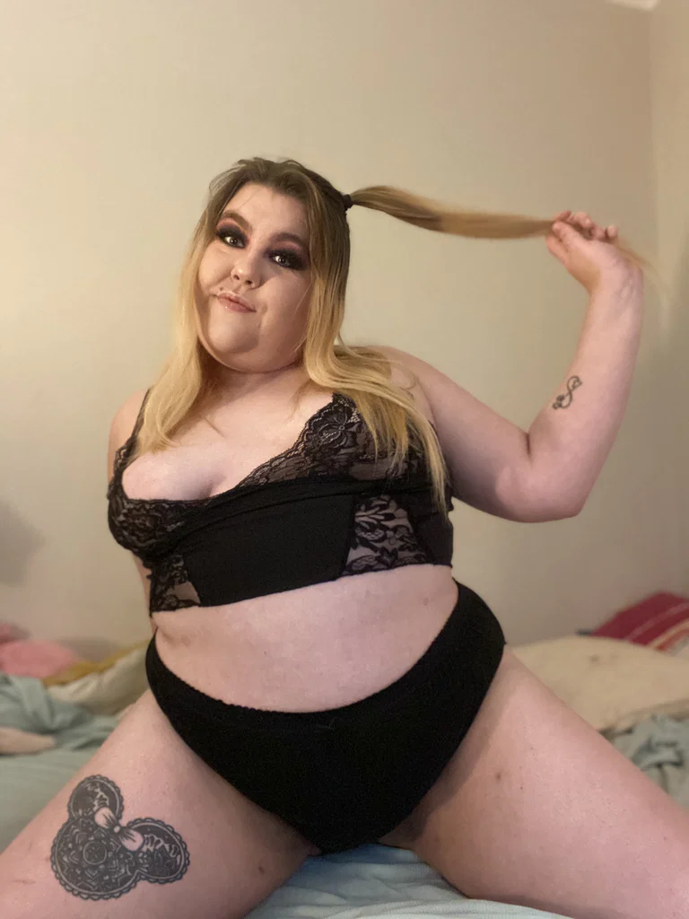 Chubby Cherry 🍒's avatar