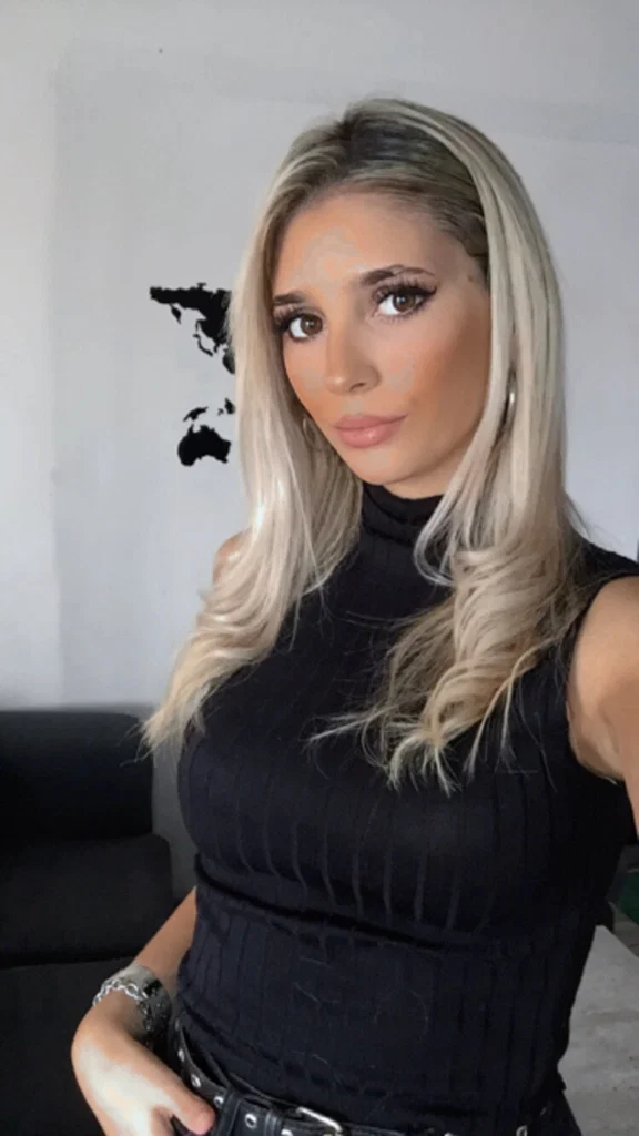 BlondHott💦🔥's avatar