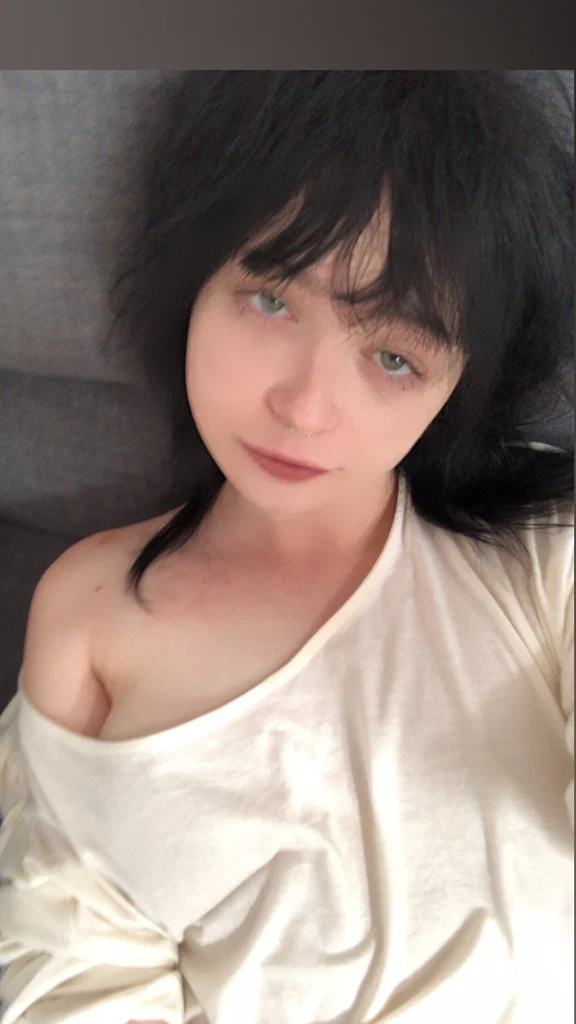Rose Azero's avatar