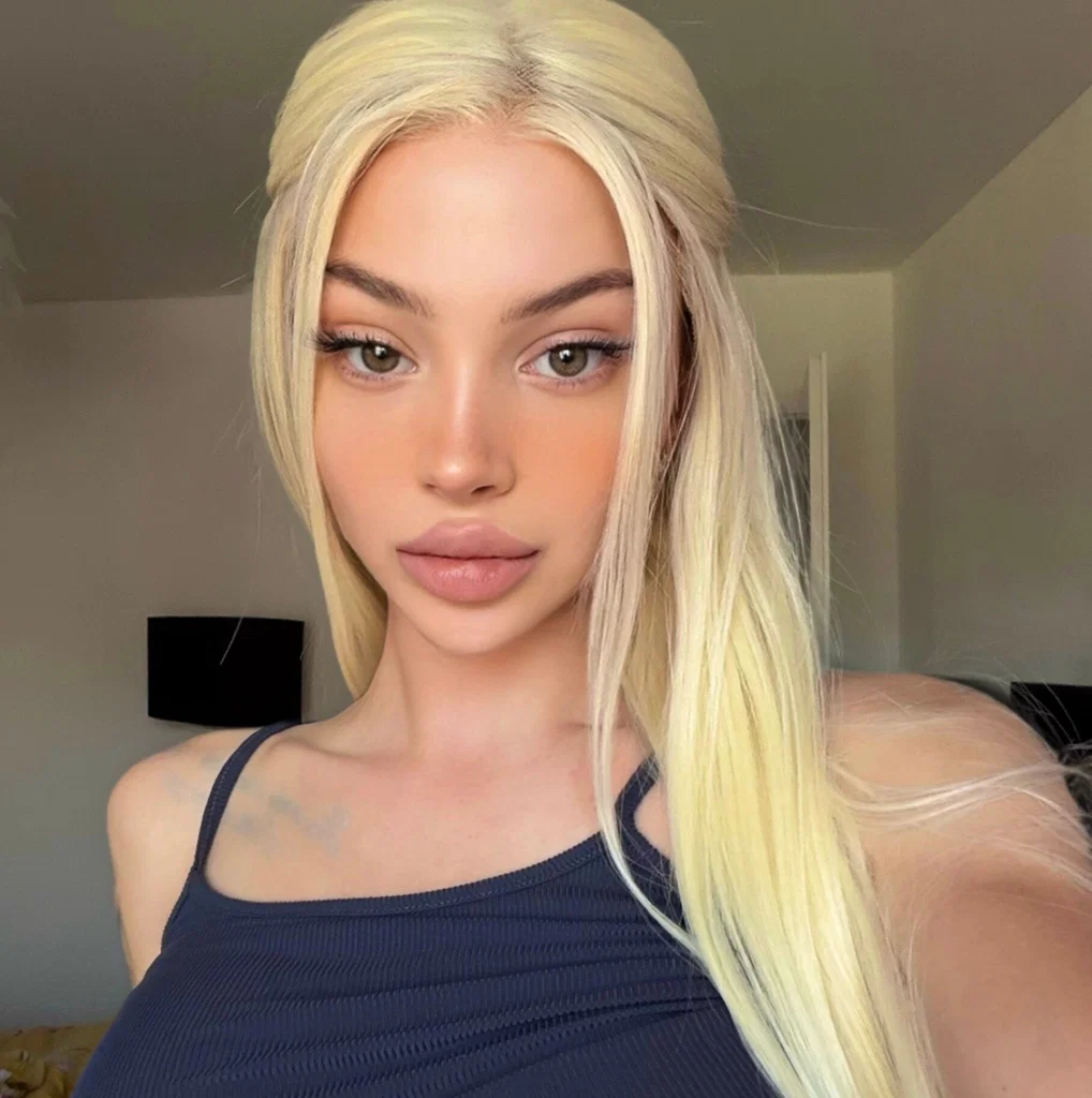 Céline Centino🍒's avatar