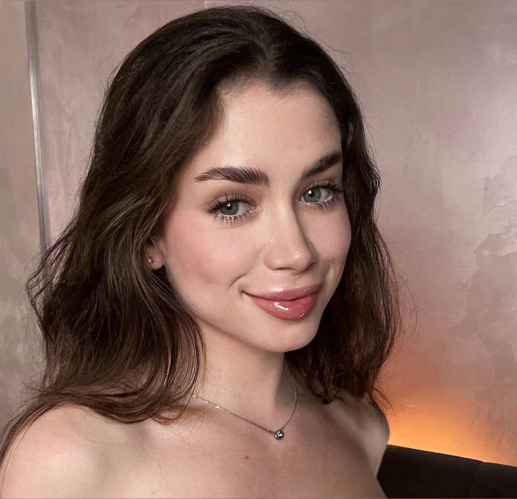 LAUREL💖😚's avatar