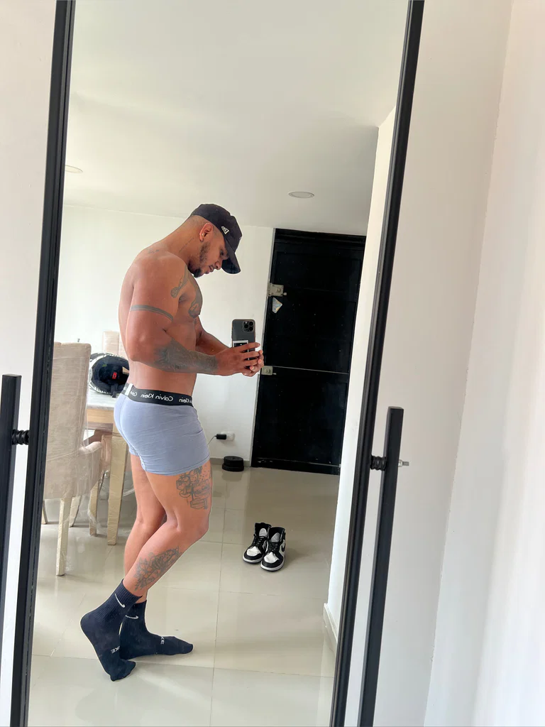 Big Dick Latino FREE🇨🇴😈's avatar