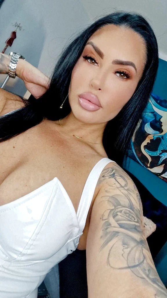 👑𝓔𝓵𝓮𝓷𝔂𝓪𝓜𝓲𝓼𝓼👑
