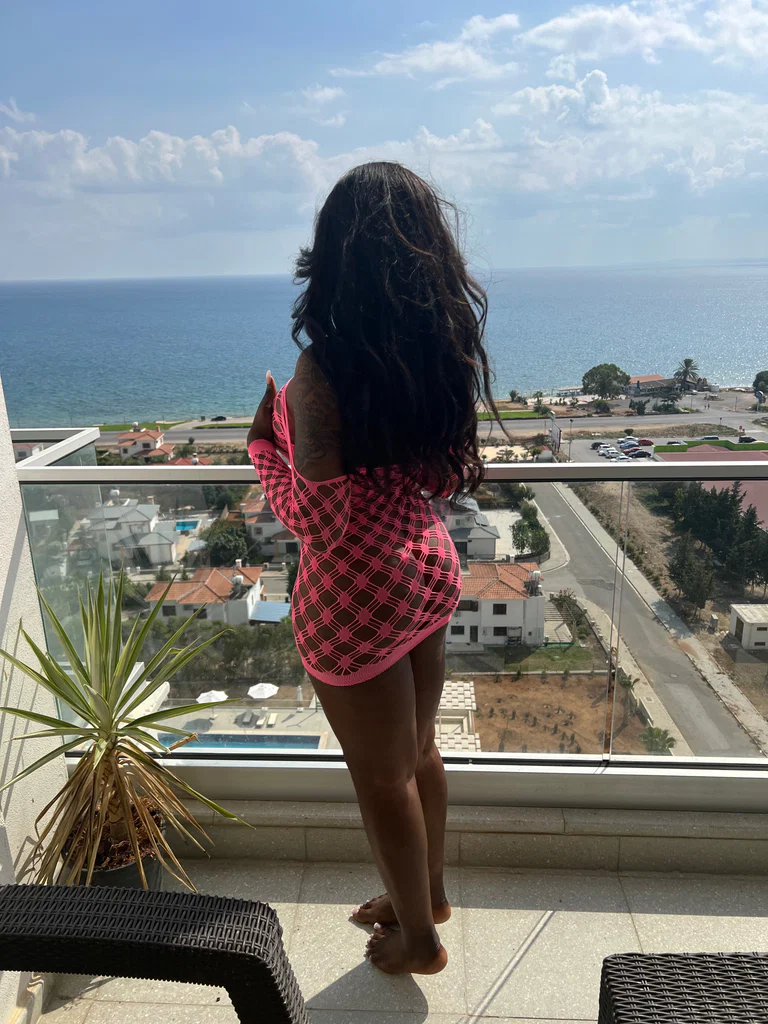 ELLA's avatar