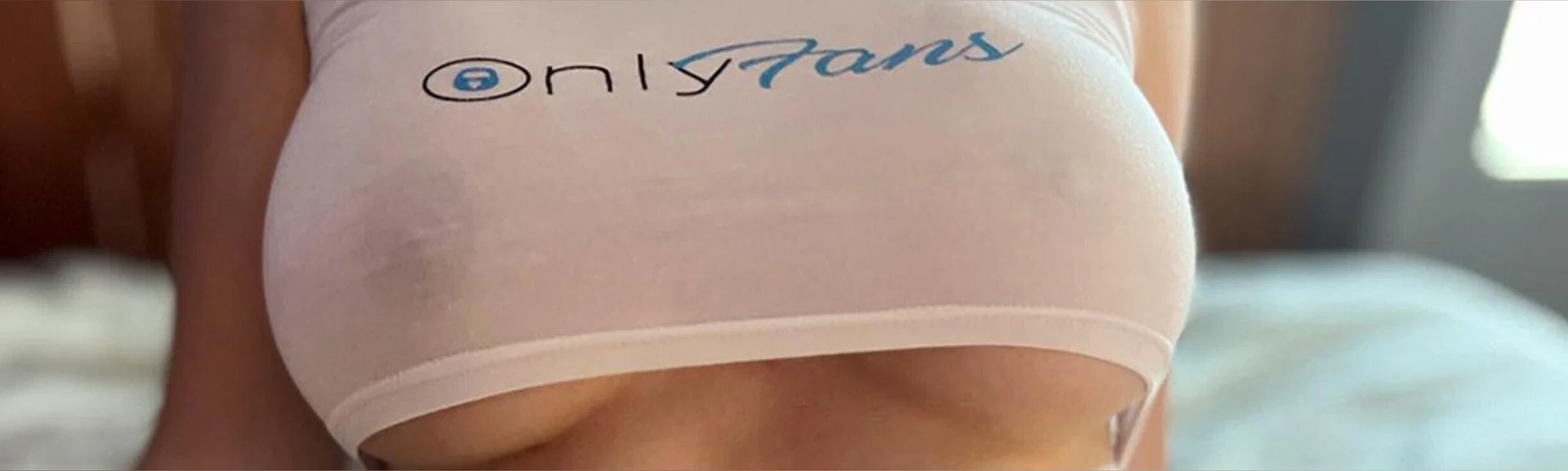 🪬Emma's MOMents (the hot psychologist) profile banner